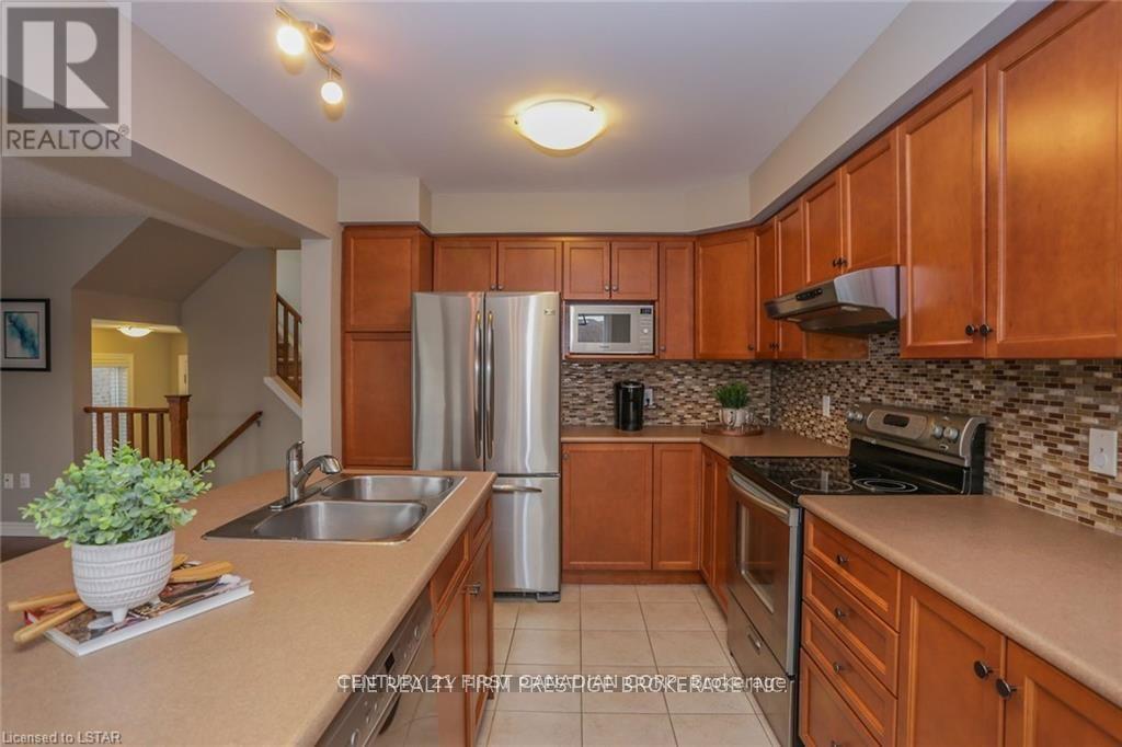 950 Oakcrossing Road — photo 15