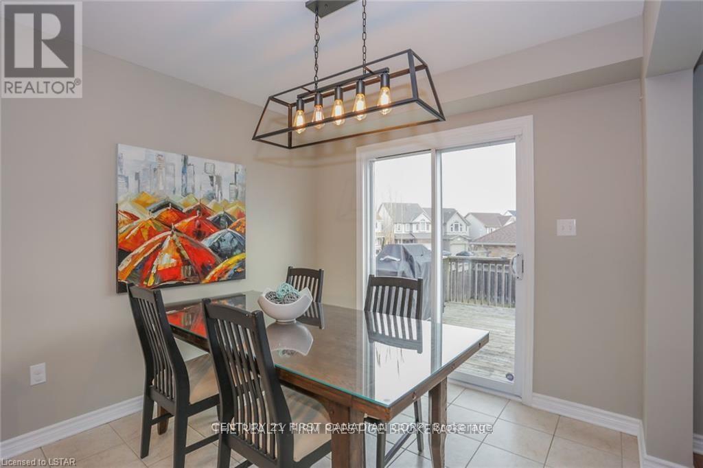 950 Oakcrossing Road — photo 17