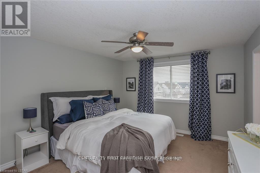 950 Oakcrossing Road — photo 24