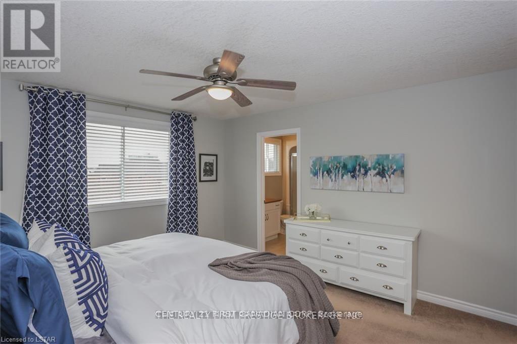 950 Oakcrossing Road — photo 25
