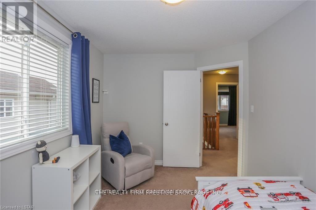 950 Oakcrossing Road — photo 29