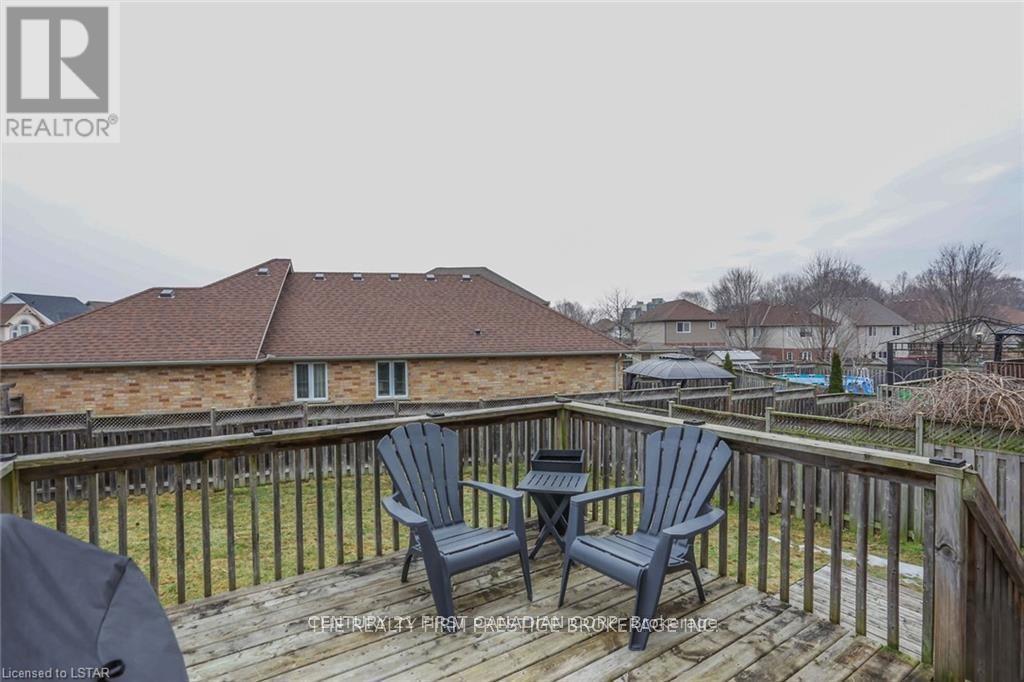 950 Oakcrossing Road — photo 34
