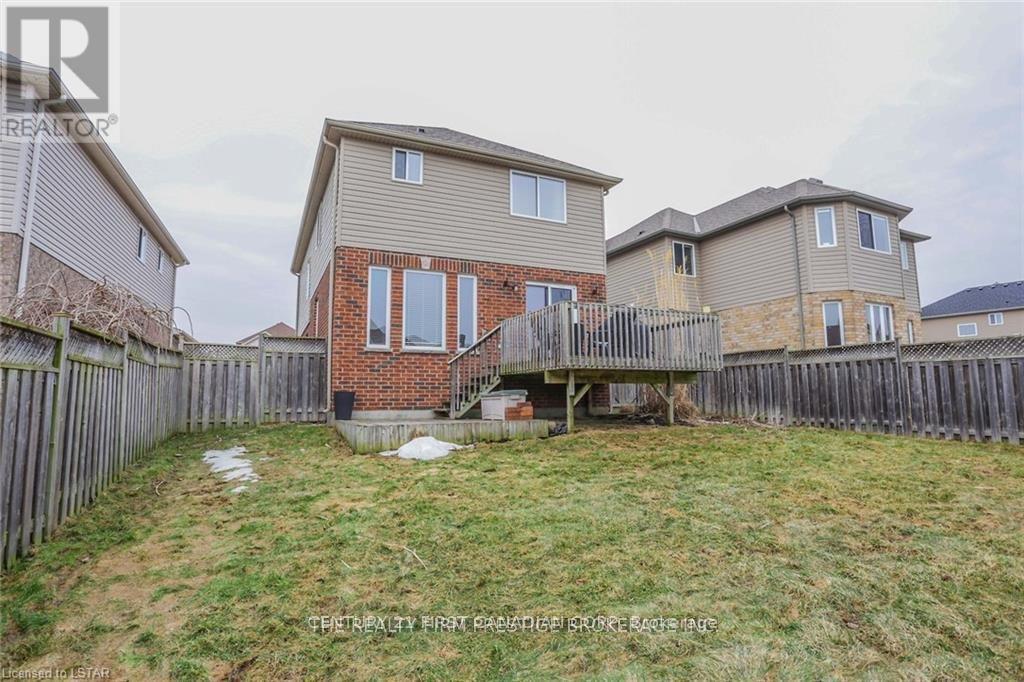 950 Oakcrossing Road — photo 36