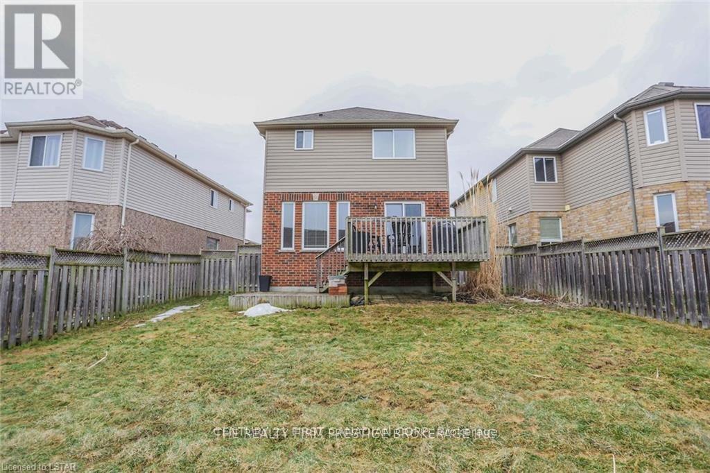 950 Oakcrossing Road — photo 38
