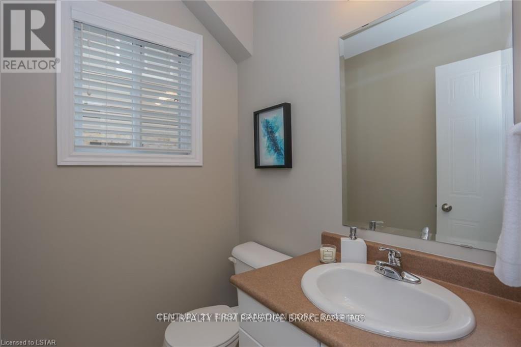 UPPER - 950 OAKCROSSING ROAD, London North (North M) — photo 7