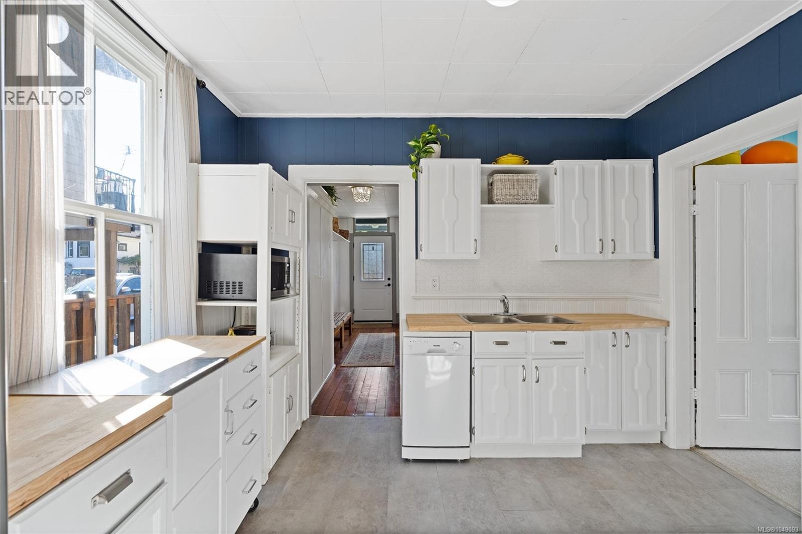 1122 North Park St - Image 17