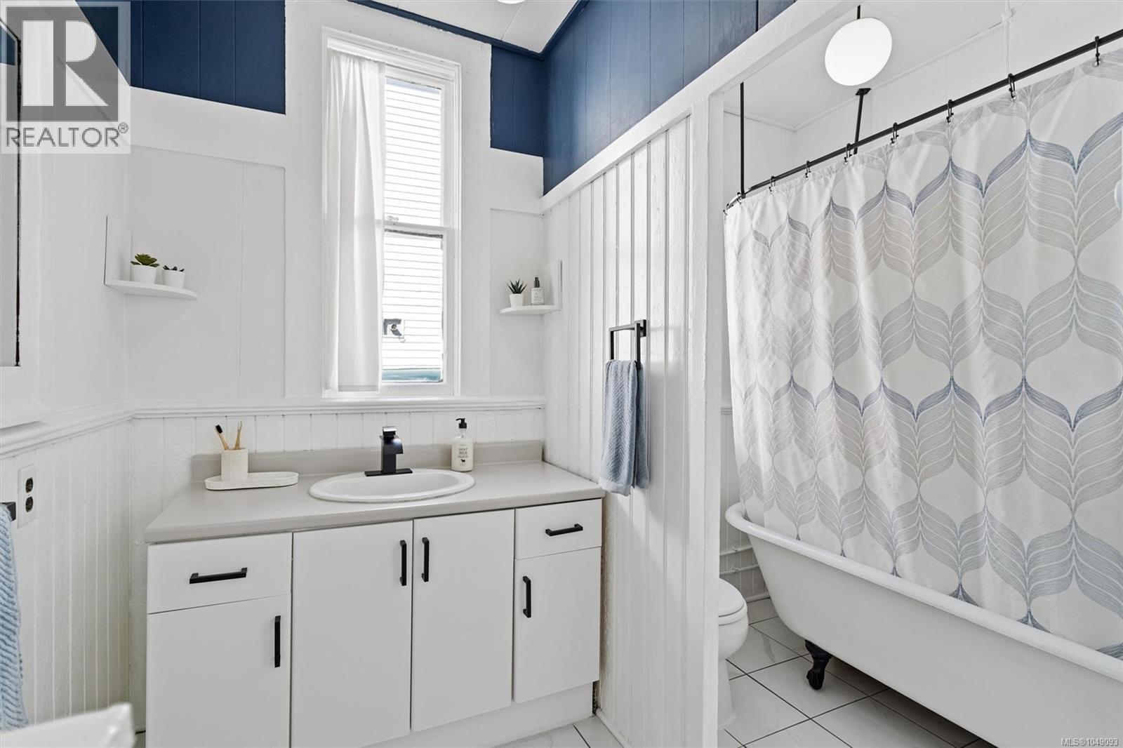 1122 North Park St - Image 24