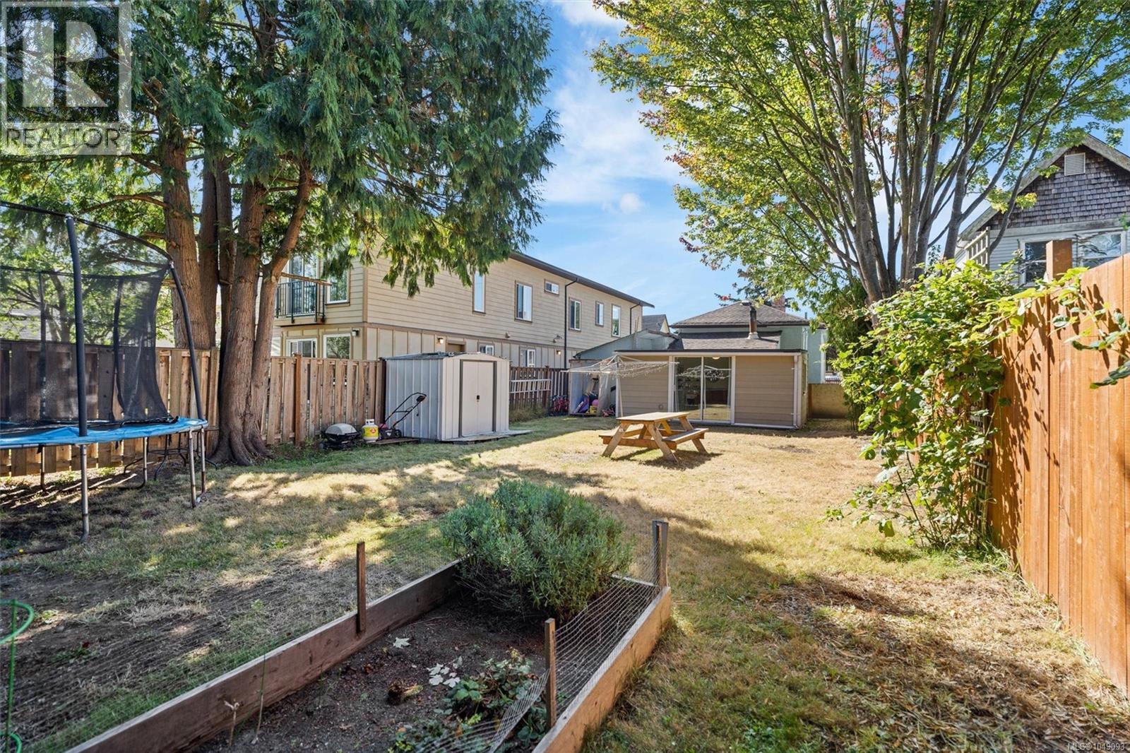 1122 North Park St - Image 31