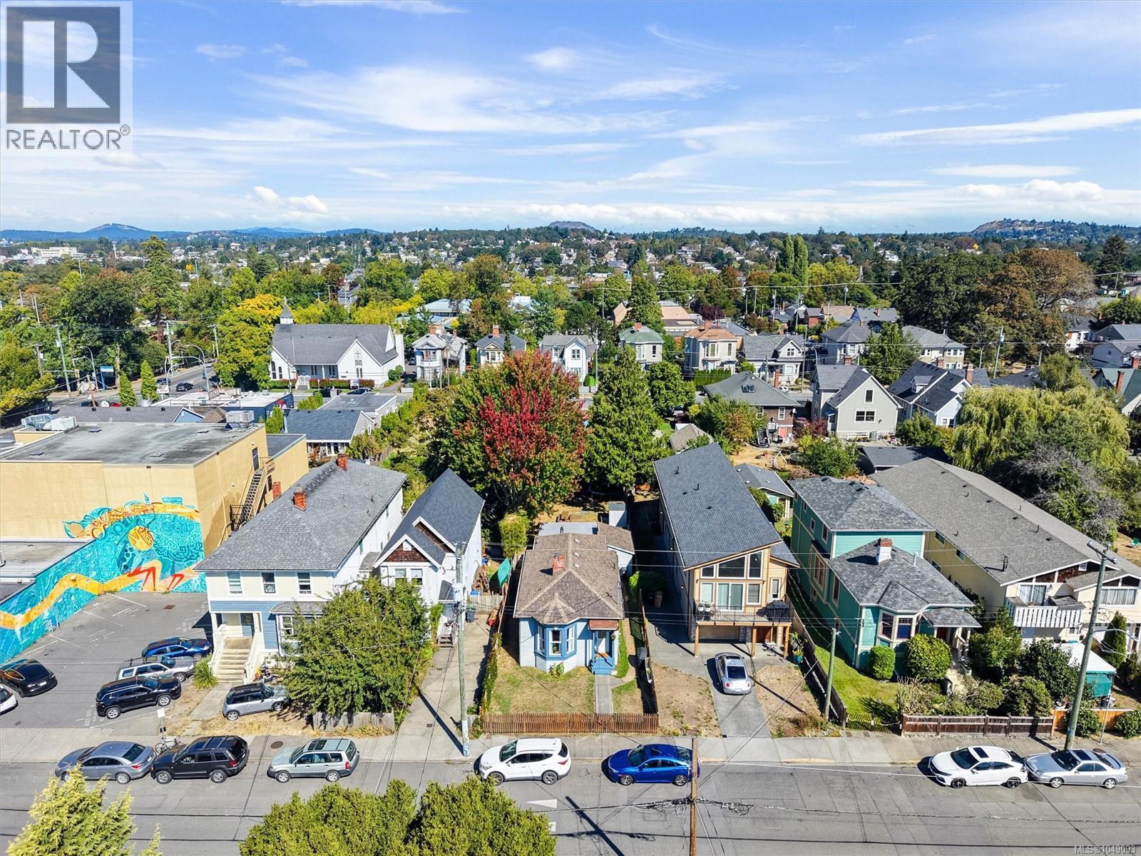 1122 North Park St - 6