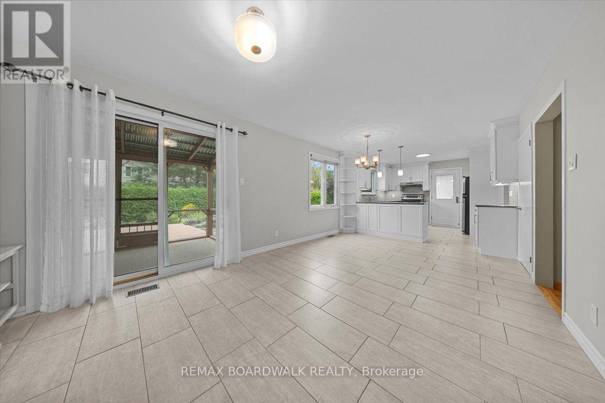 4 Bed, 3 Bath House for Sale in Ottawa – 84 WESTPARK DRIVE, Ottawa – MLS# X13766372 - Image 16