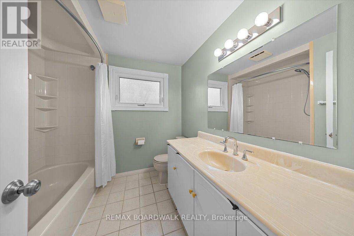 4 Bed, 3 Bath House for Sale in Ottawa – 84 WESTPARK DRIVE, Ottawa – MLS# X13766372 - Image 28