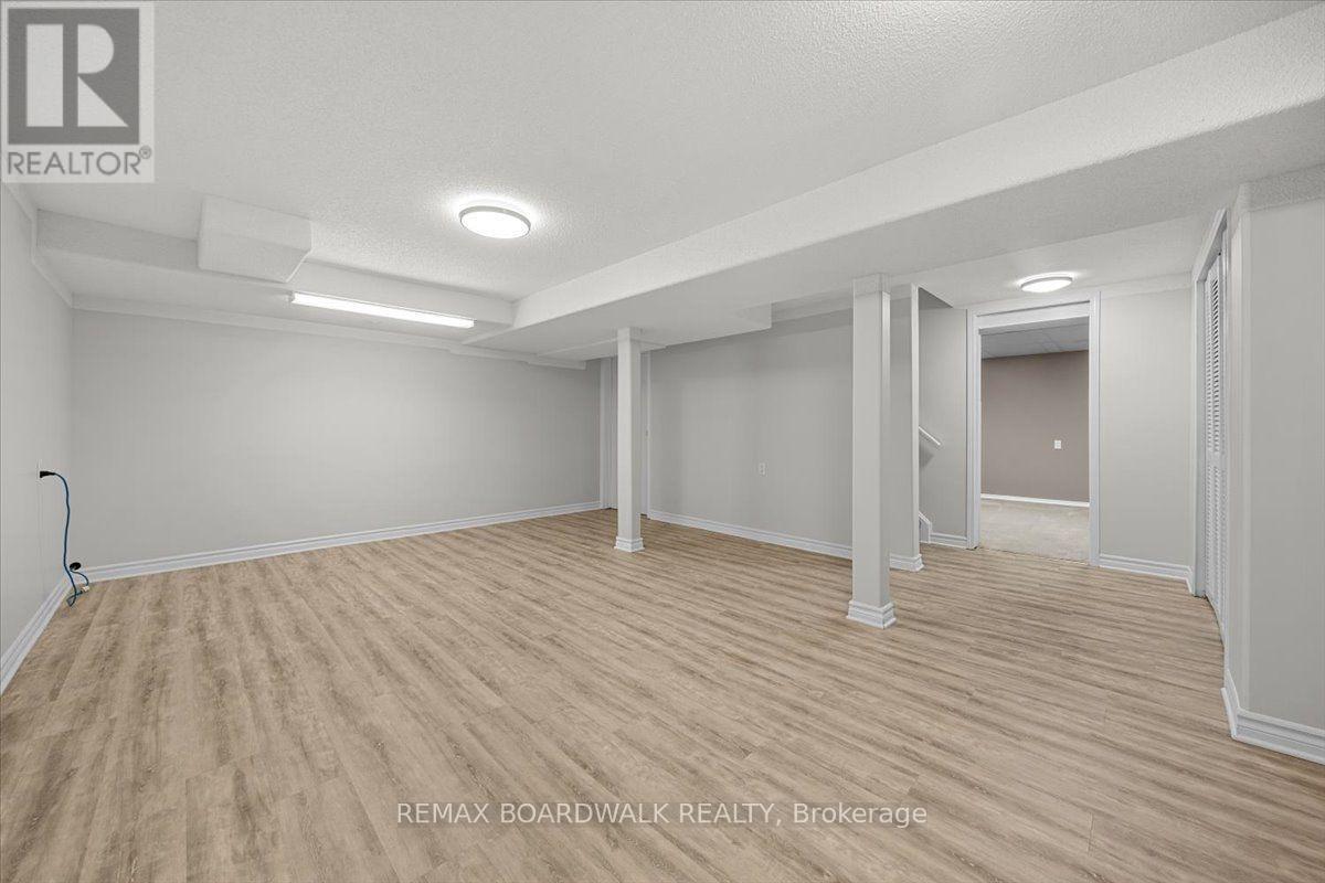 4 Bed, 3 Bath House for Sale in Ottawa – 84 WESTPARK DRIVE, Ottawa – MLS# X13766372 - Image 31
