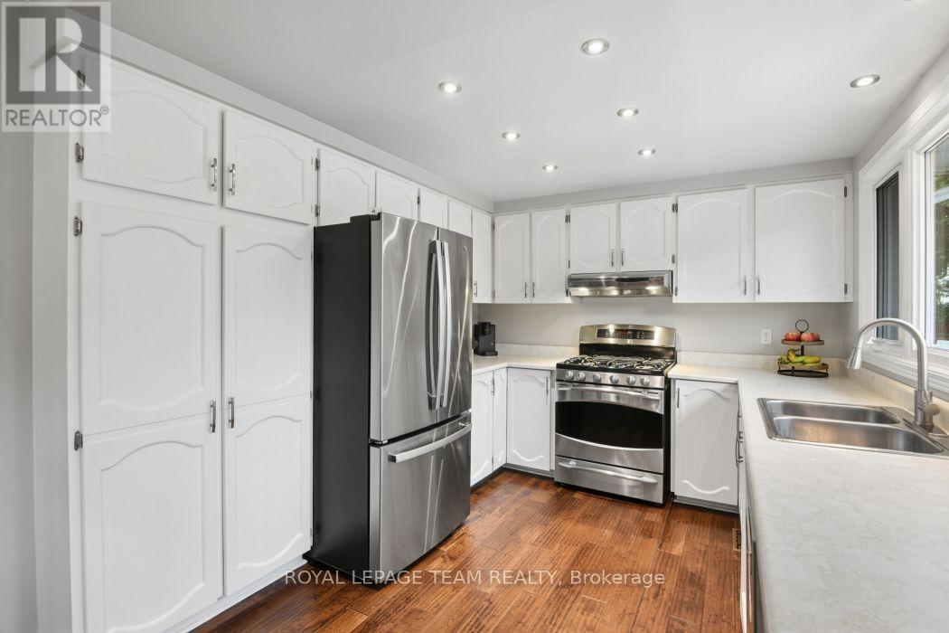 4 Bed, 3 Bath House for Sale in Ottawa – 31 ELKE DRIVE, Ottawa – MLS# X13766386 - Image 17