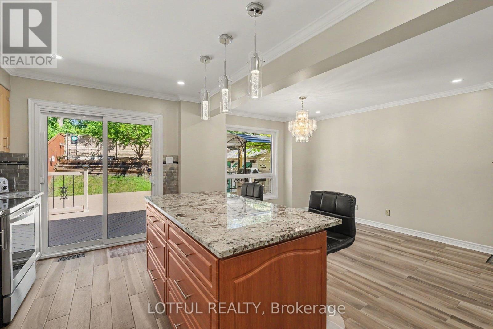 3 Bed, 3 Bath House for Sale in Ottawa – 52 FAIR OAKS CRESCENT, Ottawa – MLS# X13766402 - Image 12