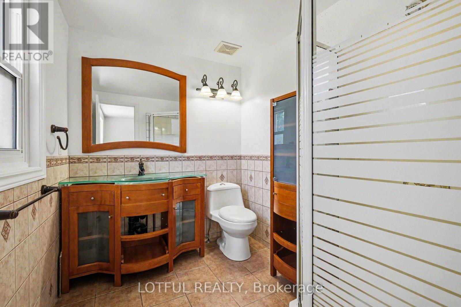 3 Bed, 3 Bath House for Sale in Ottawa – 52 FAIR OAKS CRESCENT, Ottawa – MLS# X13766402 - Image 16