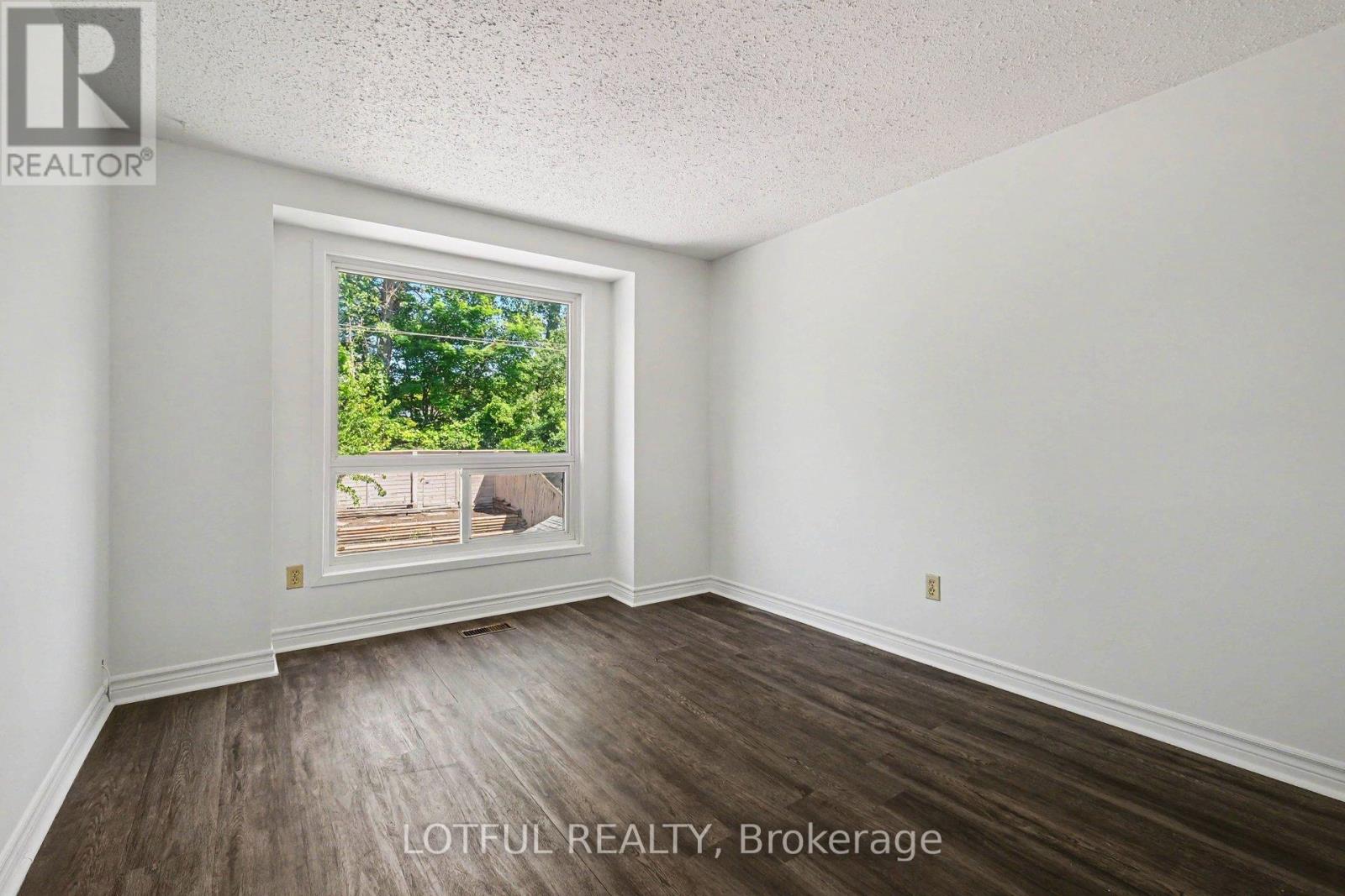 3 Bed, 3 Bath House for Sale in Ottawa – 52 FAIR OAKS CRESCENT, Ottawa – MLS# X13766402 - Image 17