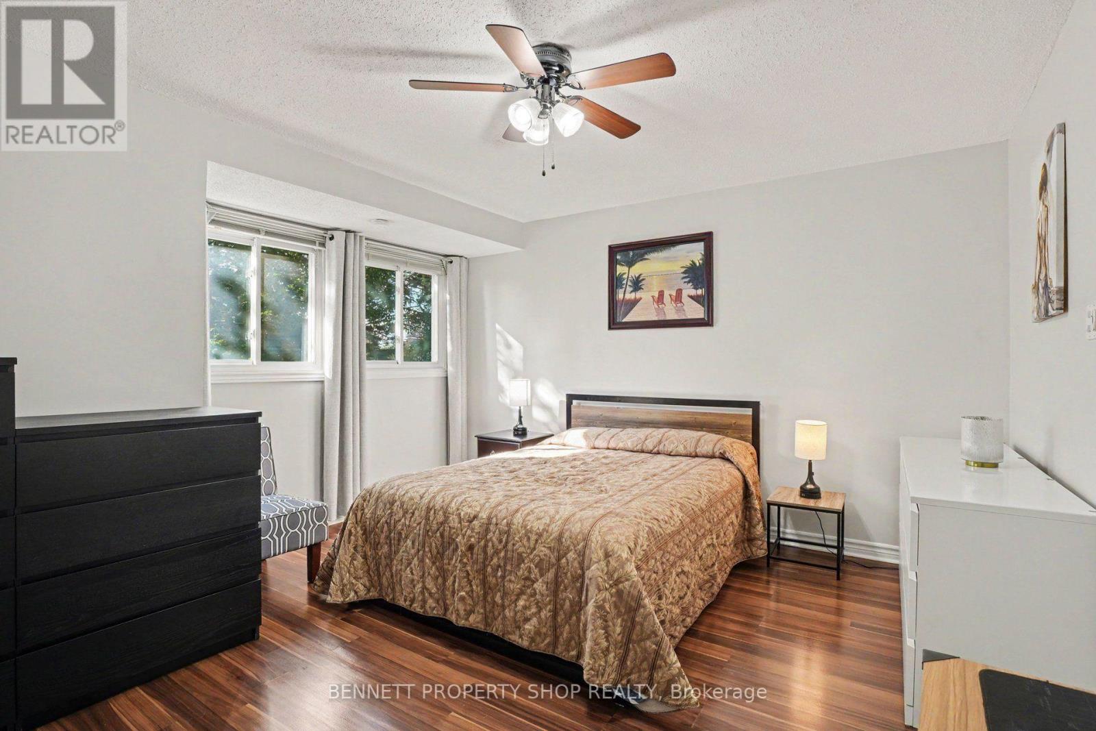 #39 3411 PAUL ANKA DRIVE - 10