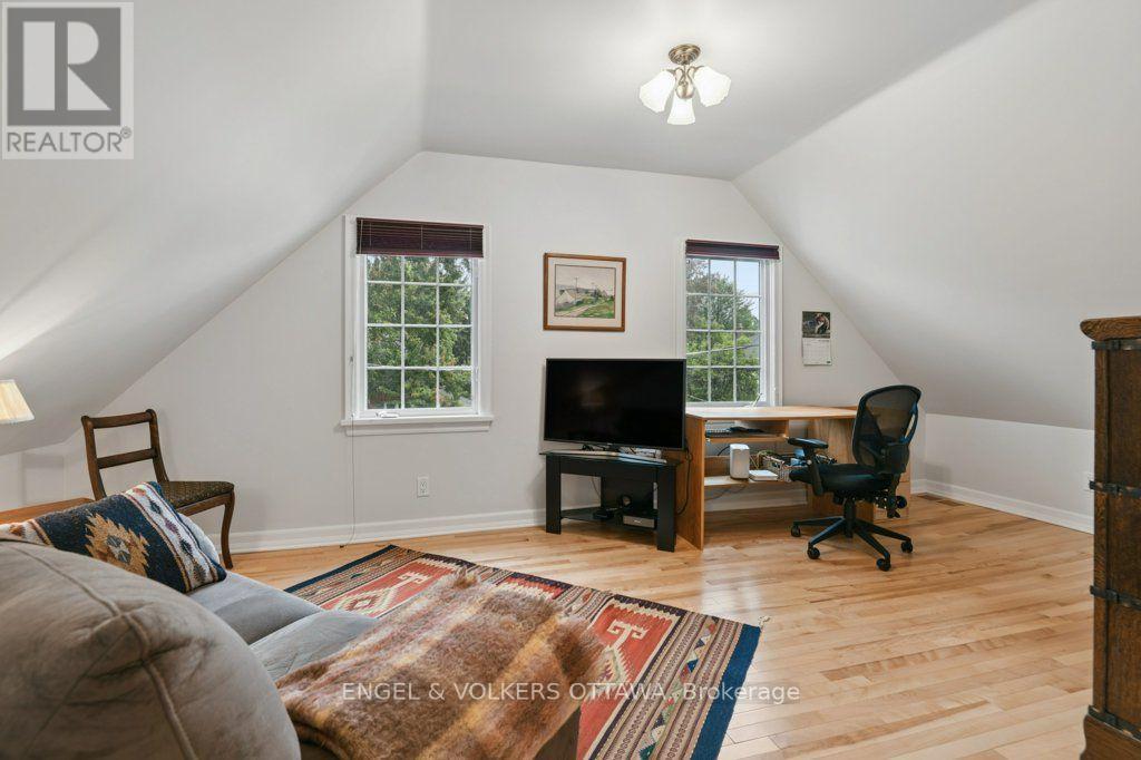 3 Bed, 2 Bath House for Sale in Ottawa – 514 HIGHCROFT AVENUE, Ottawa – MLS# X13766586 - Image 25