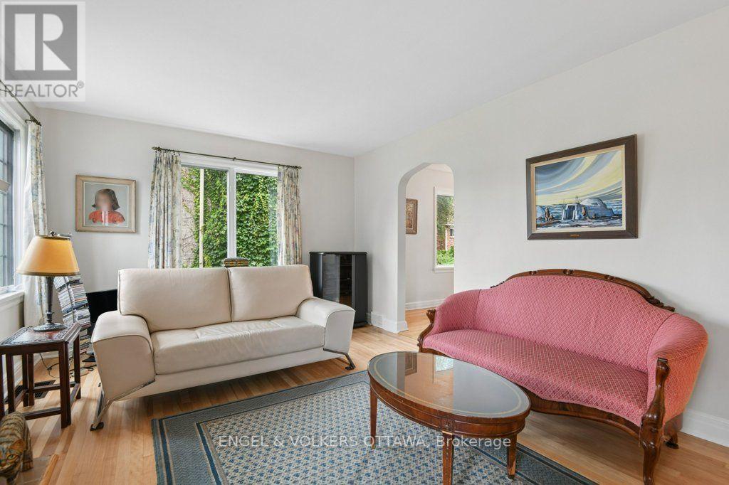 3 Bed, 2 Bath House for Sale in Ottawa – 514 HIGHCROFT AVENUE, Ottawa – MLS# X13766586 - Image 8