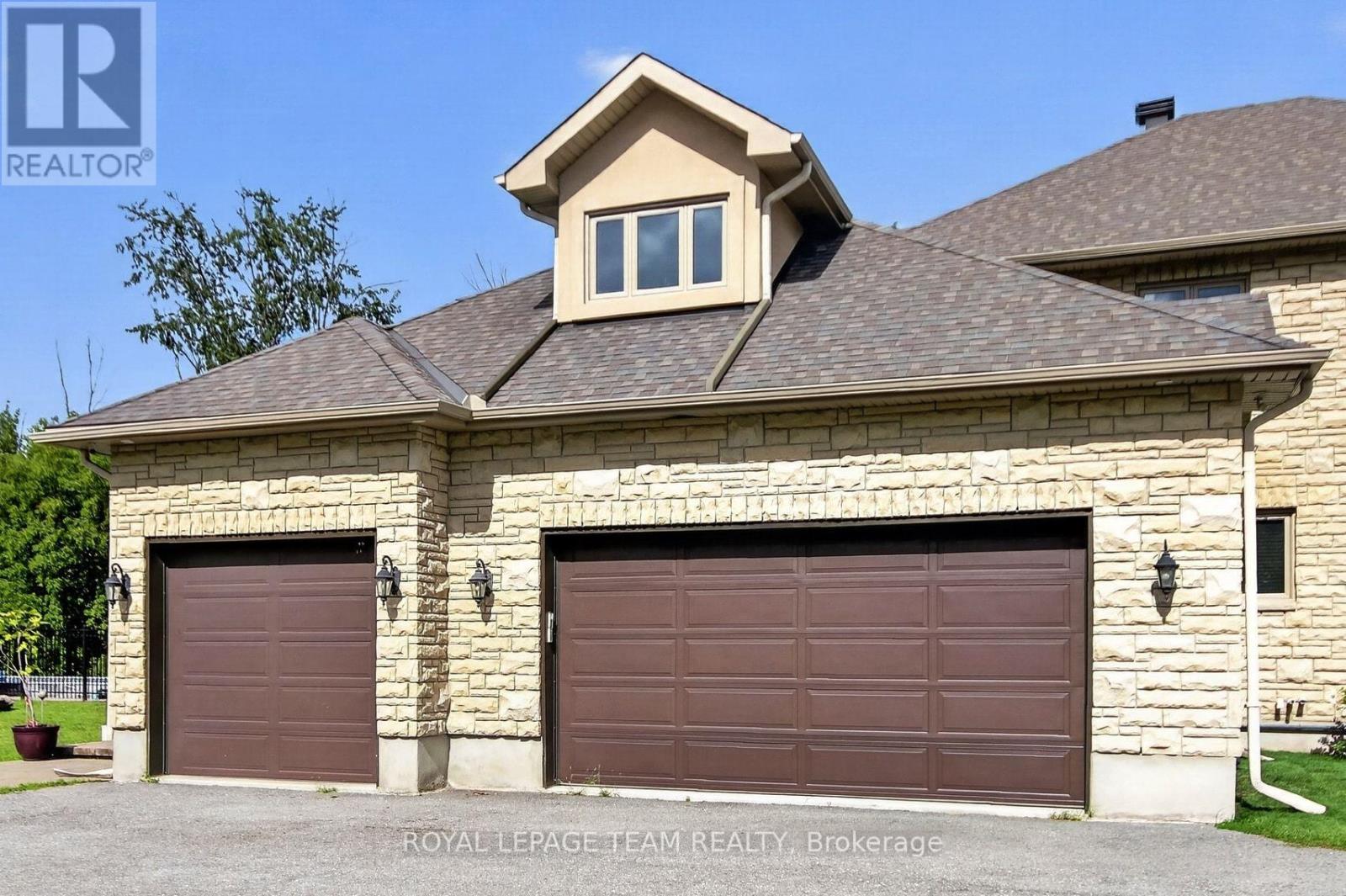 1425 BALMORAL DRIVE - 40