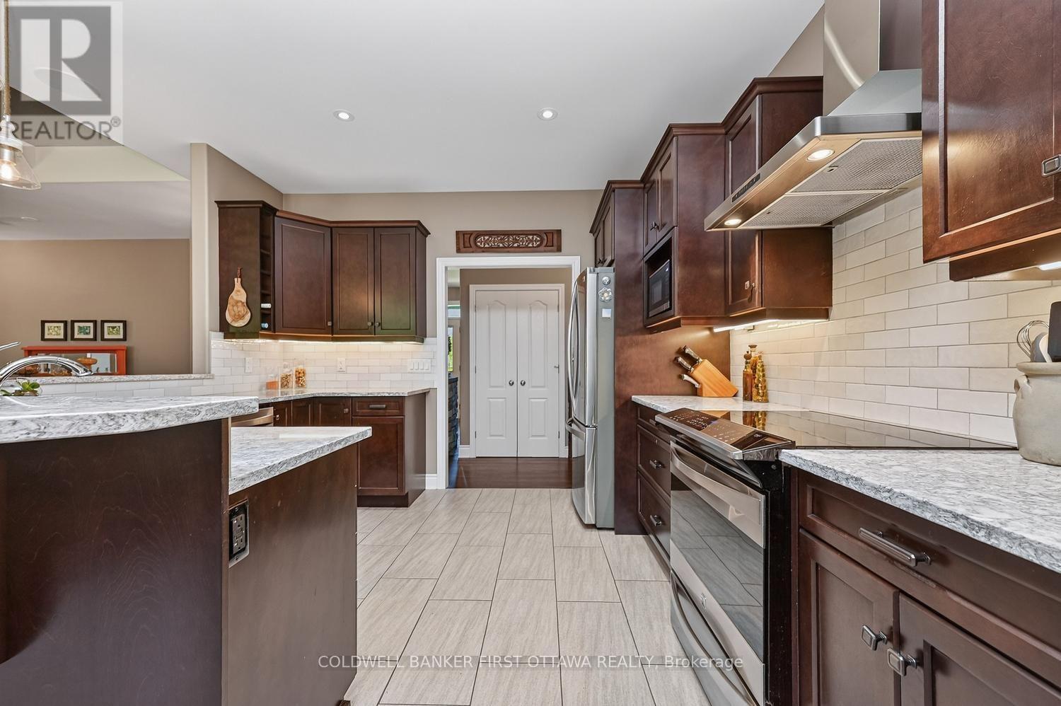 193 MAGGIE'S CRESCENT - Image 12
