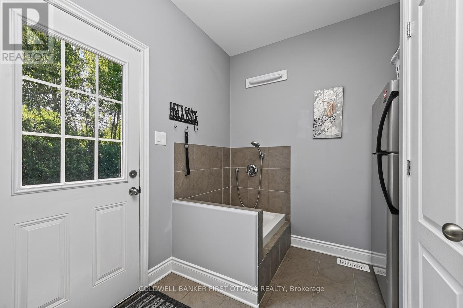 193 MAGGIE'S CRESCENT - Image 34