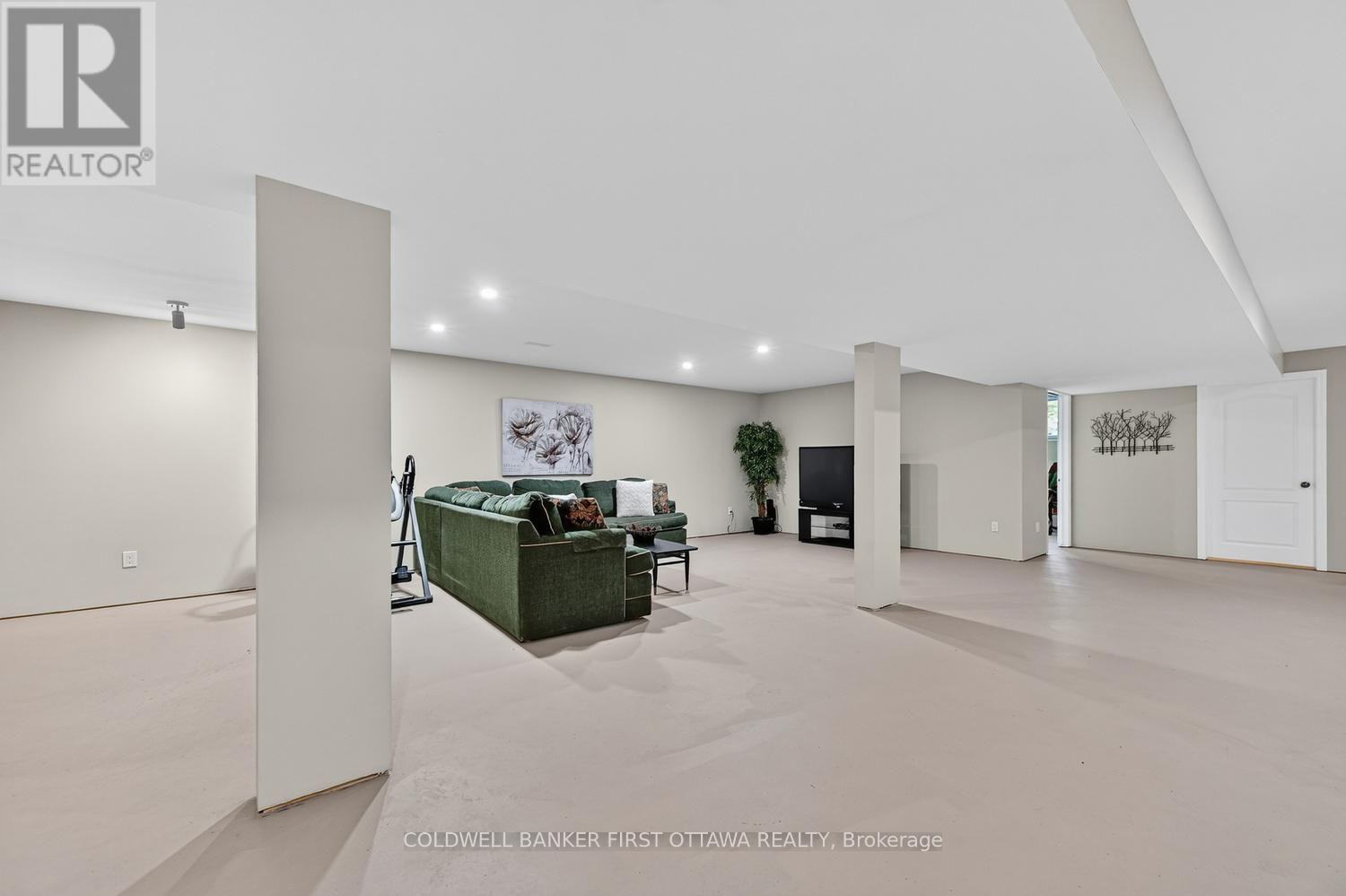 193 MAGGIE'S CRESCENT - Image 37