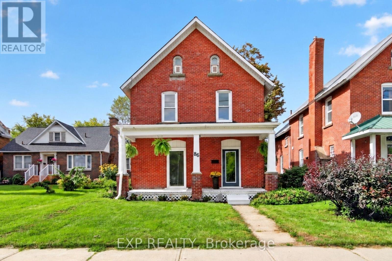 86 DANIEL STREET N, Arnprior
