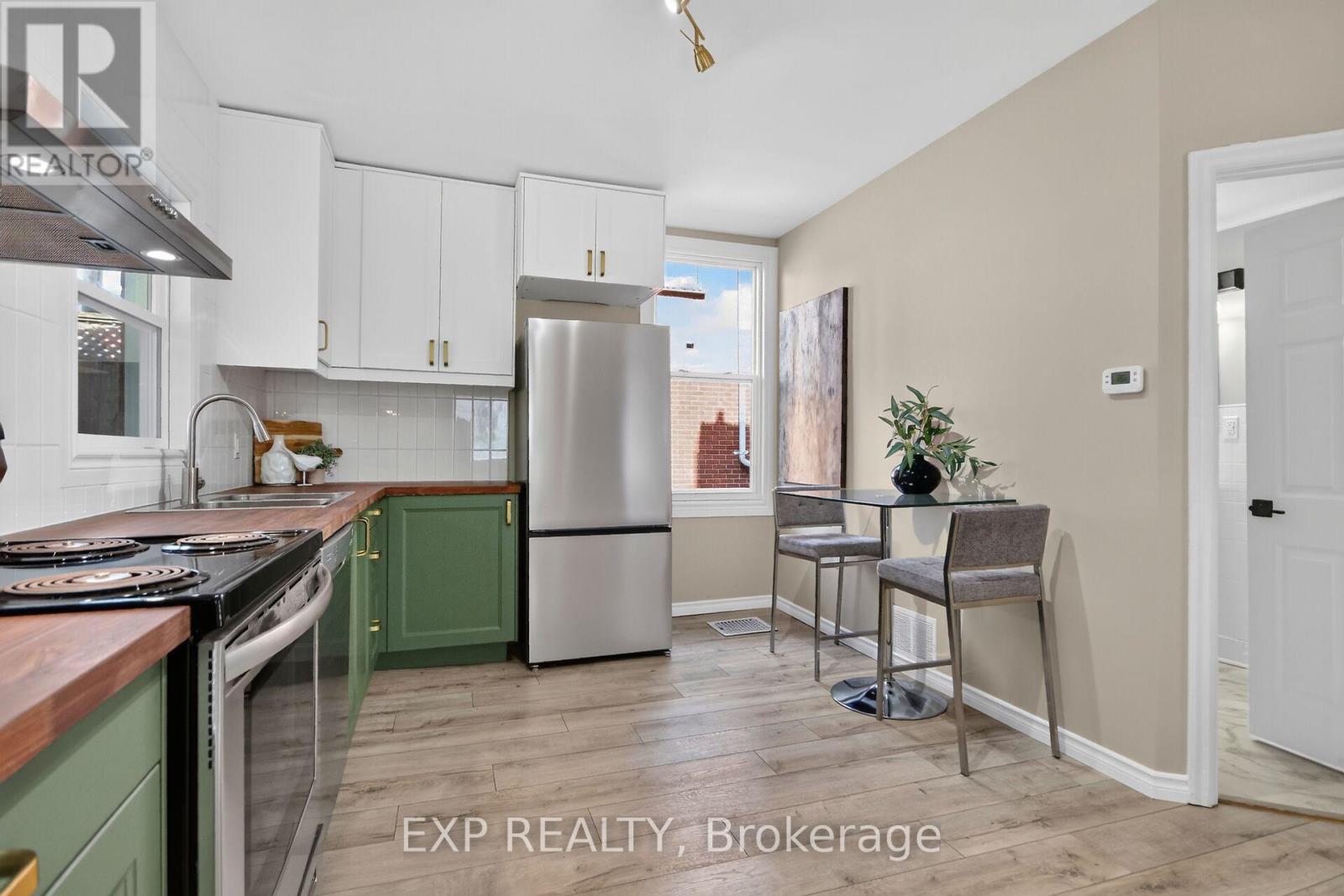 86 DANIEL STREET N - Image 13