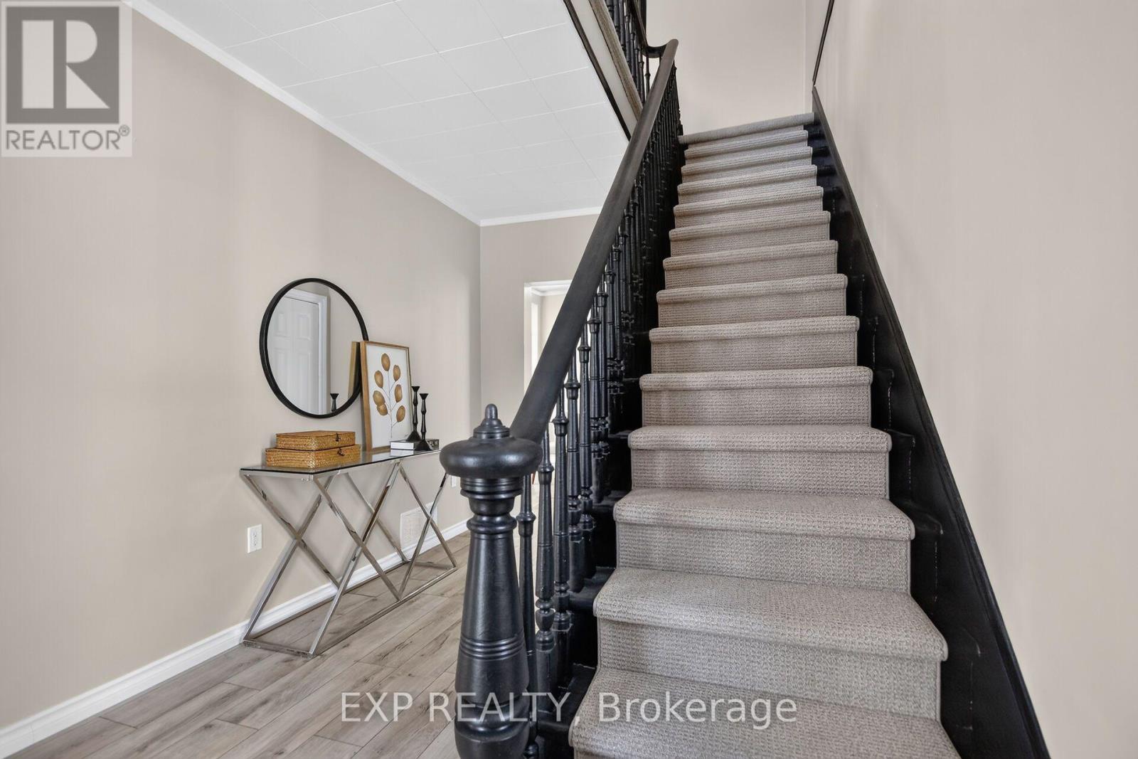 86 DANIEL STREET N - Image 18