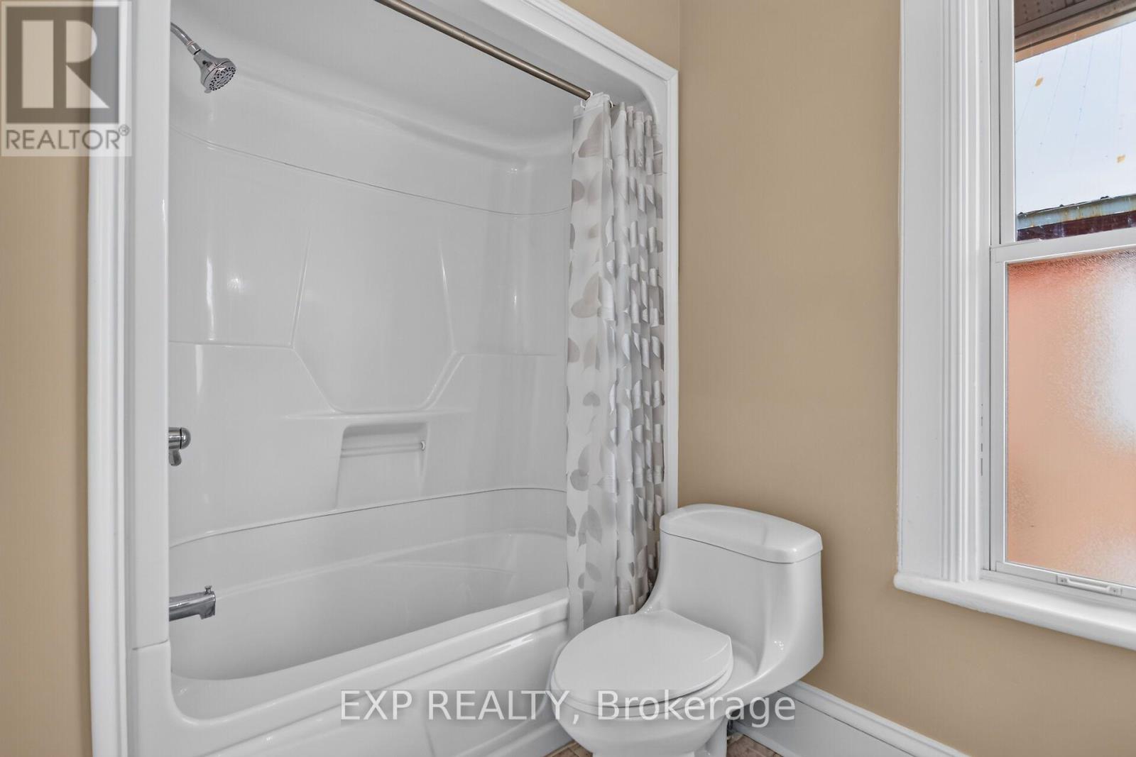 86 DANIEL STREET N - Image 29