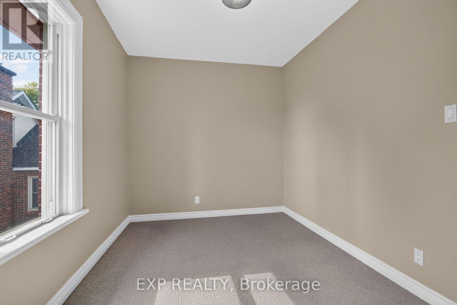 86 DANIEL STREET N - Image 31