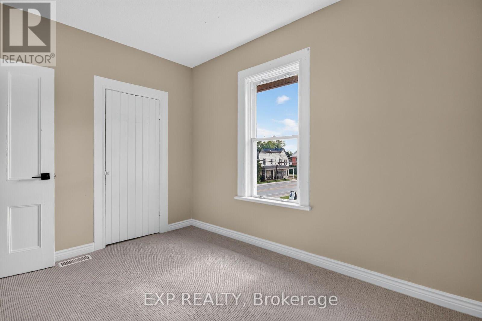86 DANIEL STREET N - Image 32