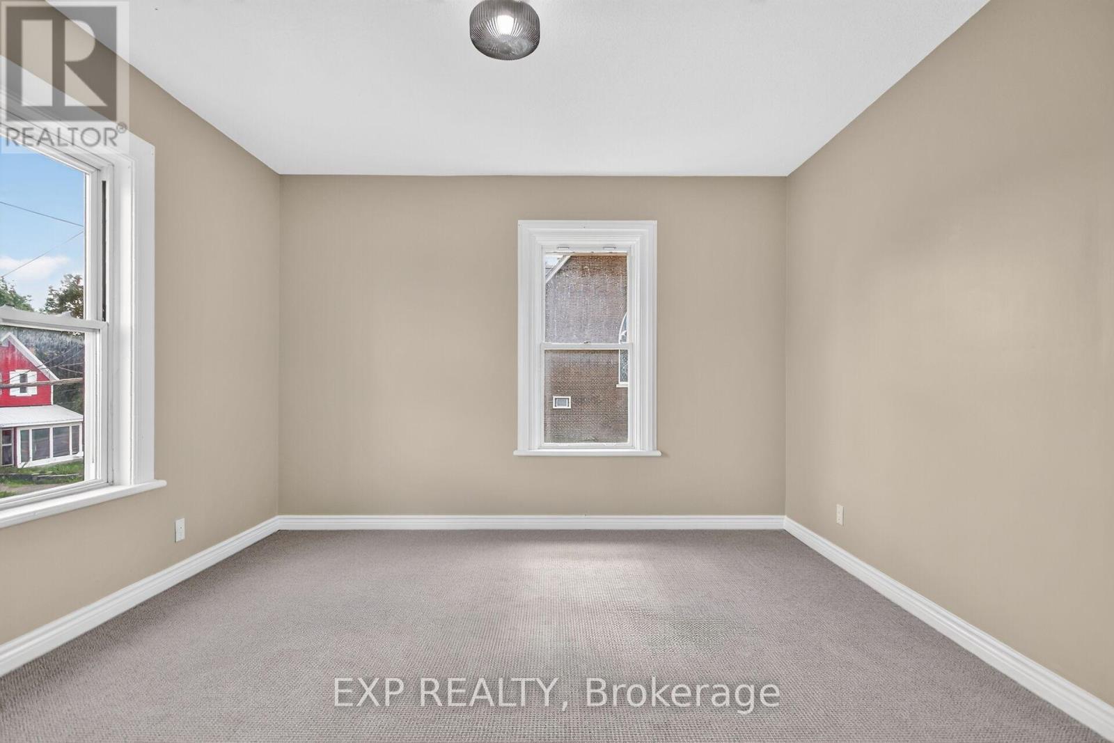 86 DANIEL STREET N - Image 34