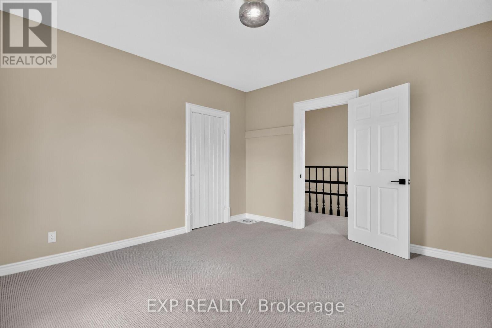 86 DANIEL STREET N - Image 35