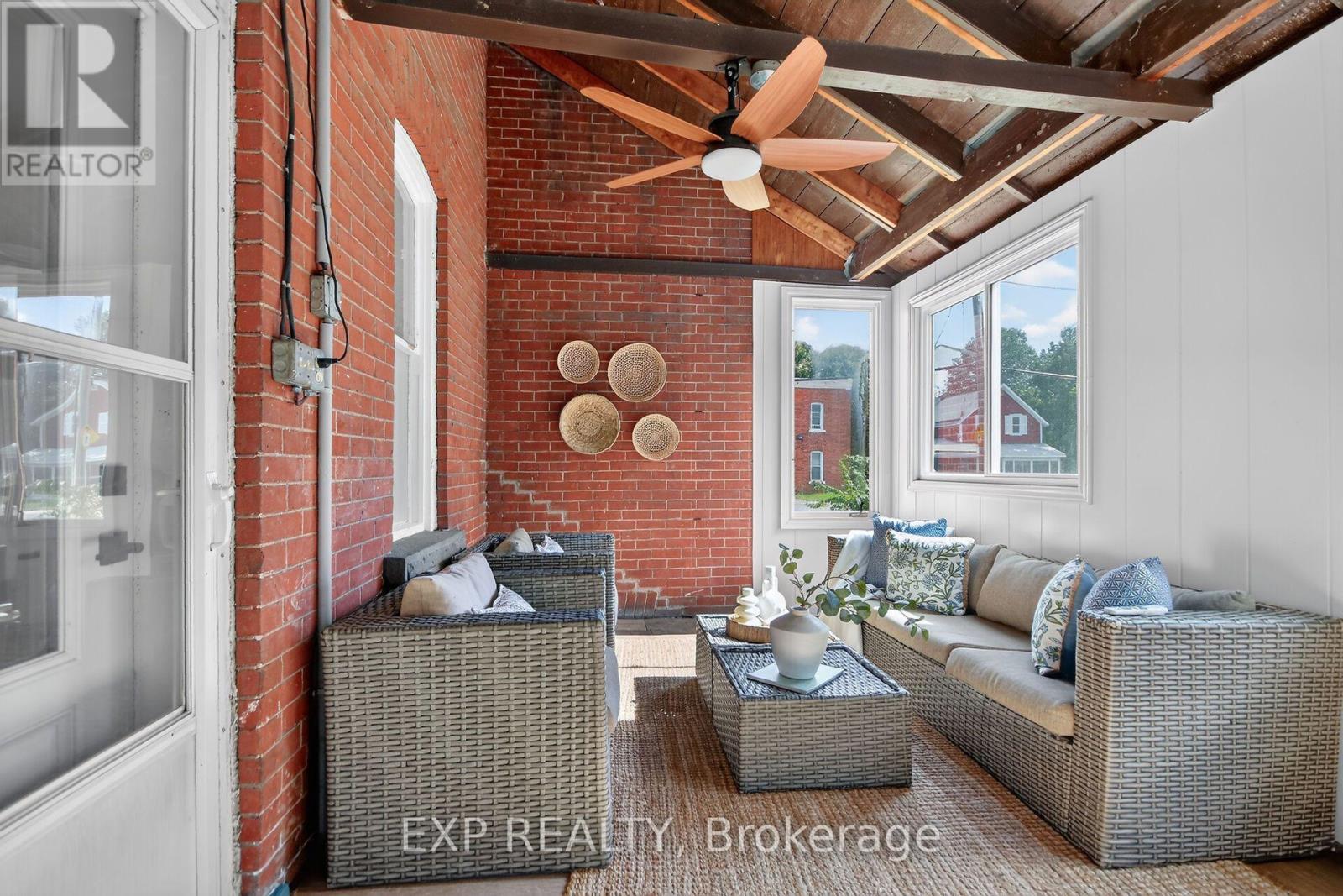 86 DANIEL STREET N - Image 37