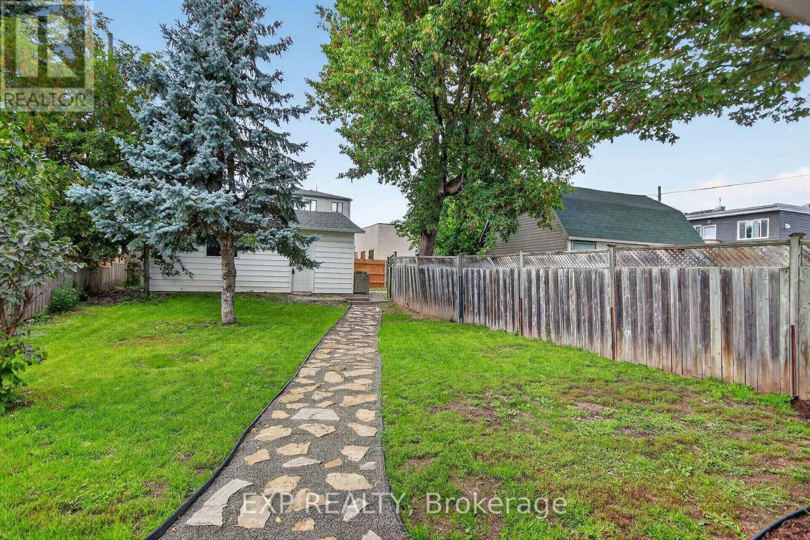 86 DANIEL STREET N - Image 42