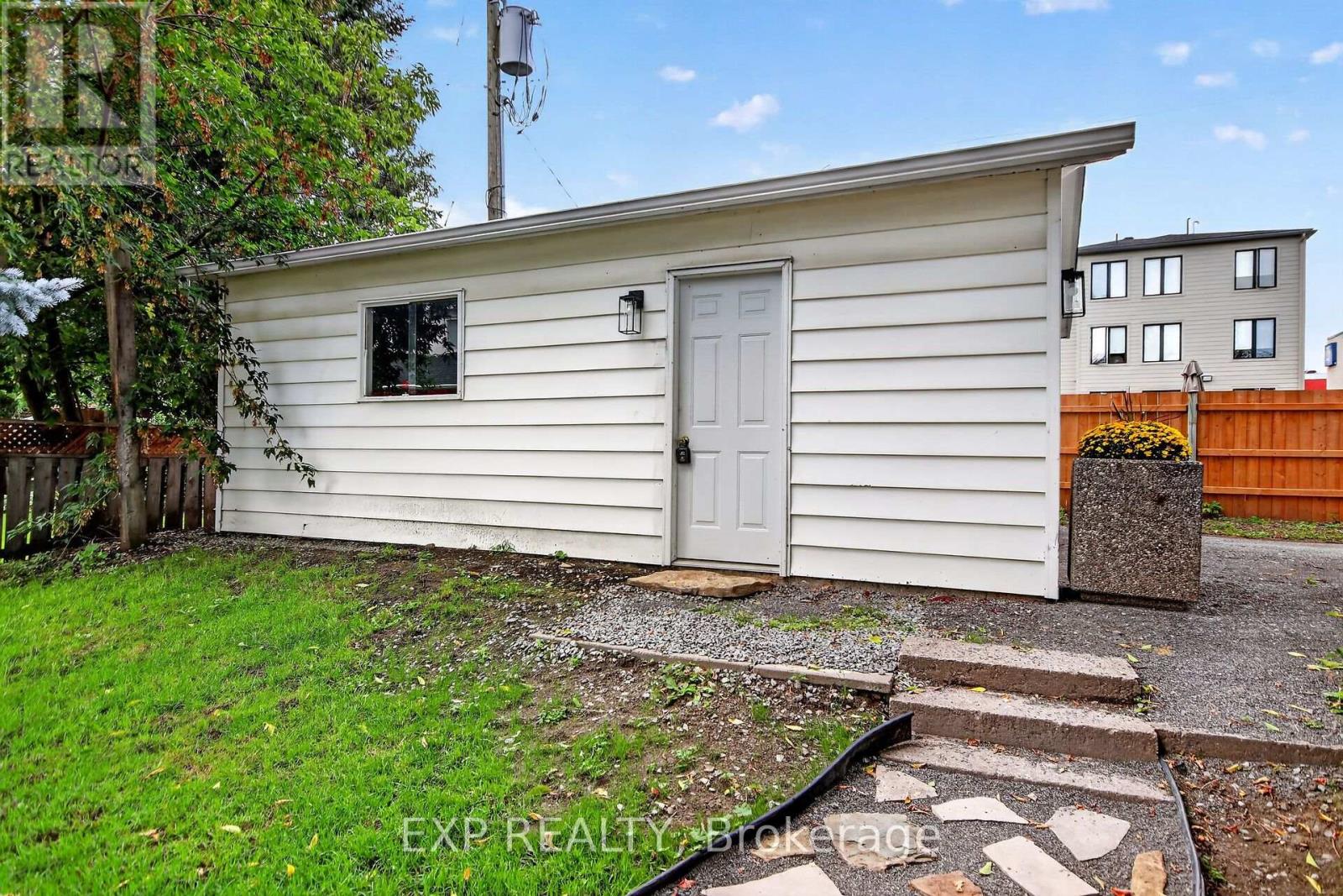 86 DANIEL STREET N - Image 43