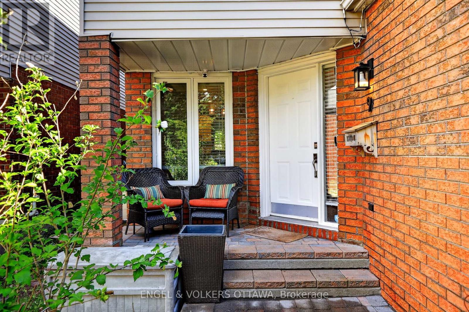 9 STREAMWOOD LANE - 3