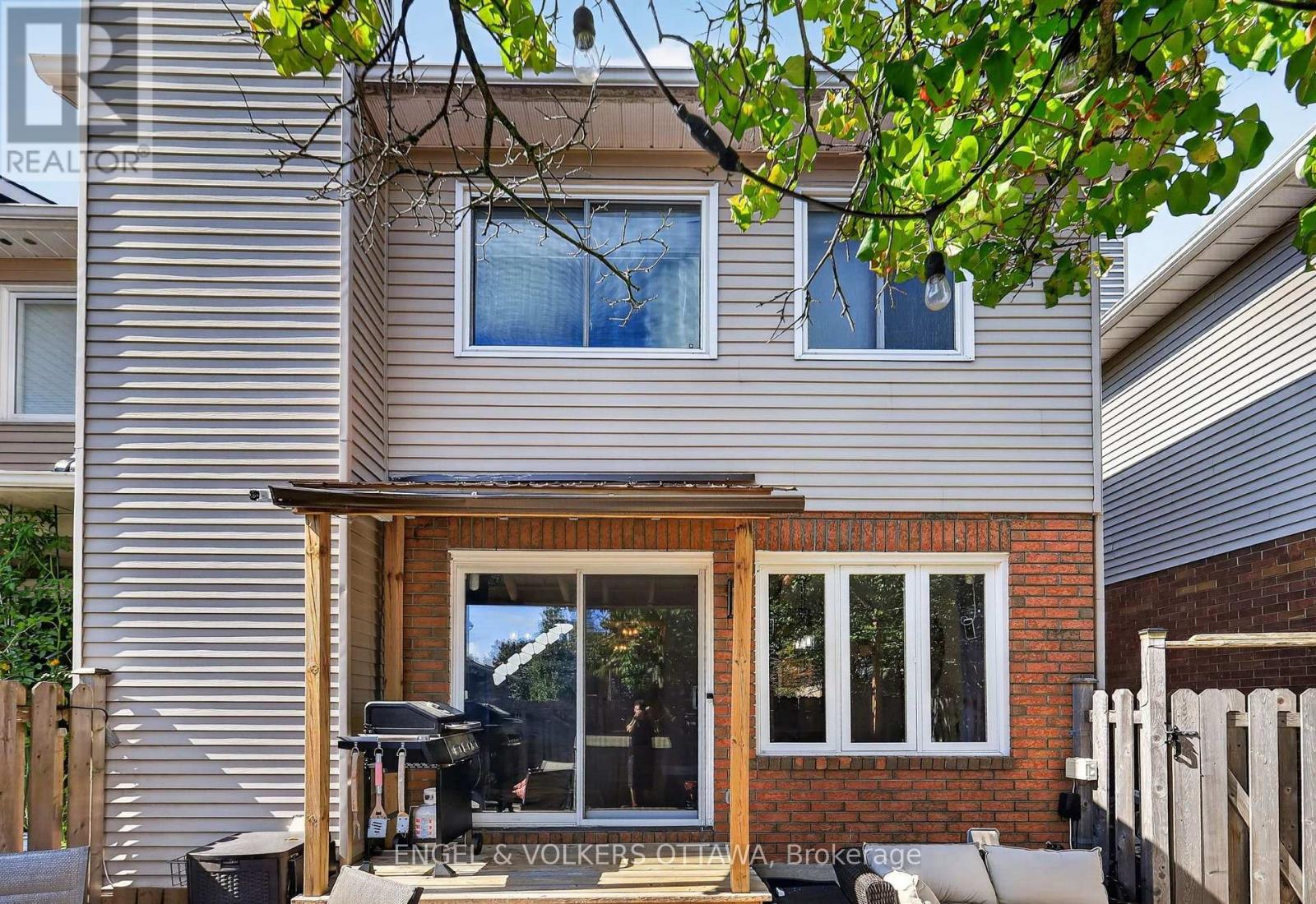 9 STREAMWOOD LANE - 35