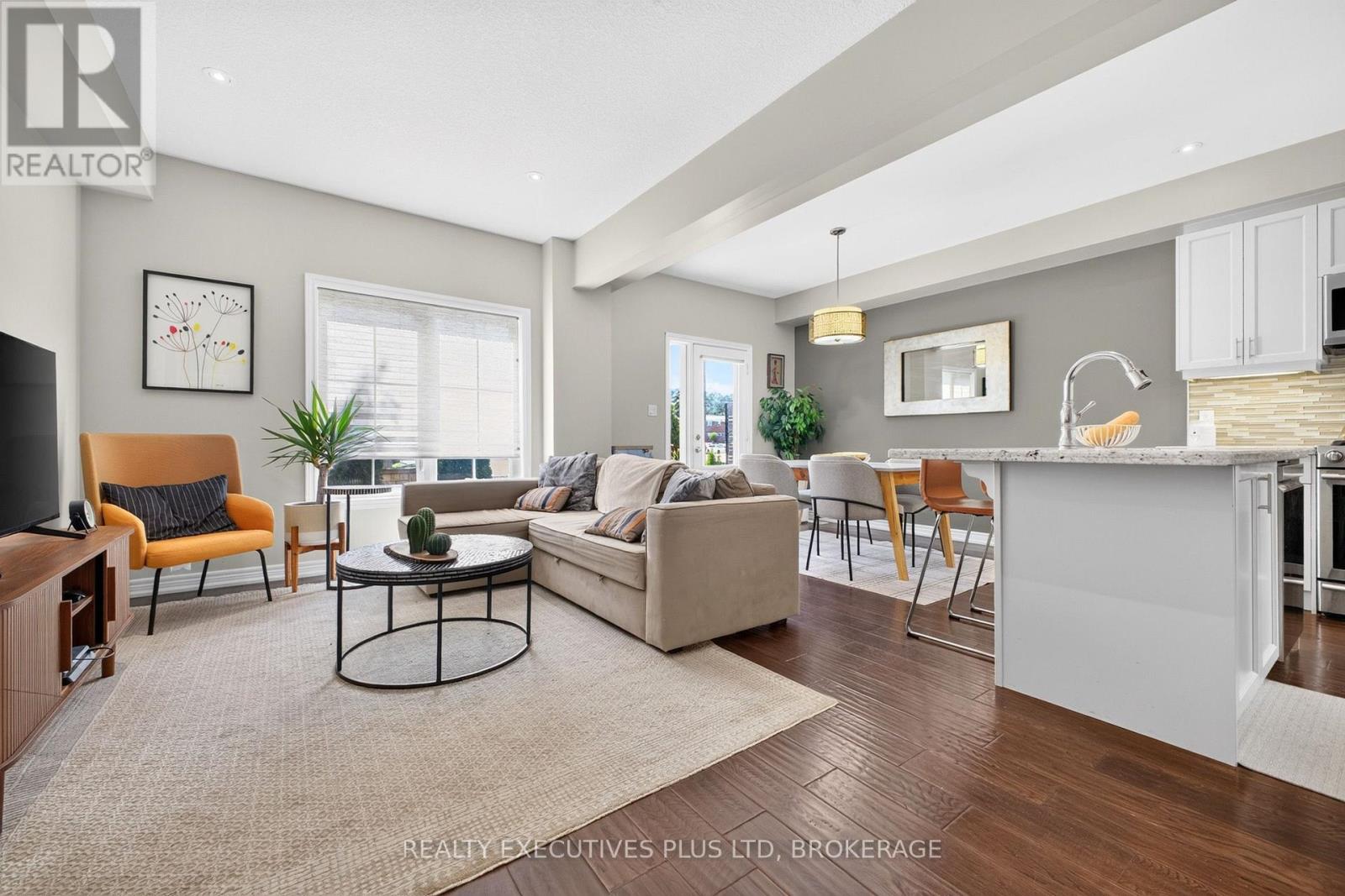 #9 43 KERMAN AVENUE - 13