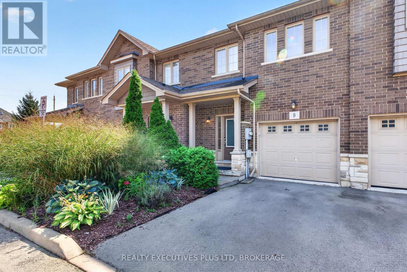 9 - 43 KERMAN AVENUE, Grimsby (Grimsby West) — photo 2