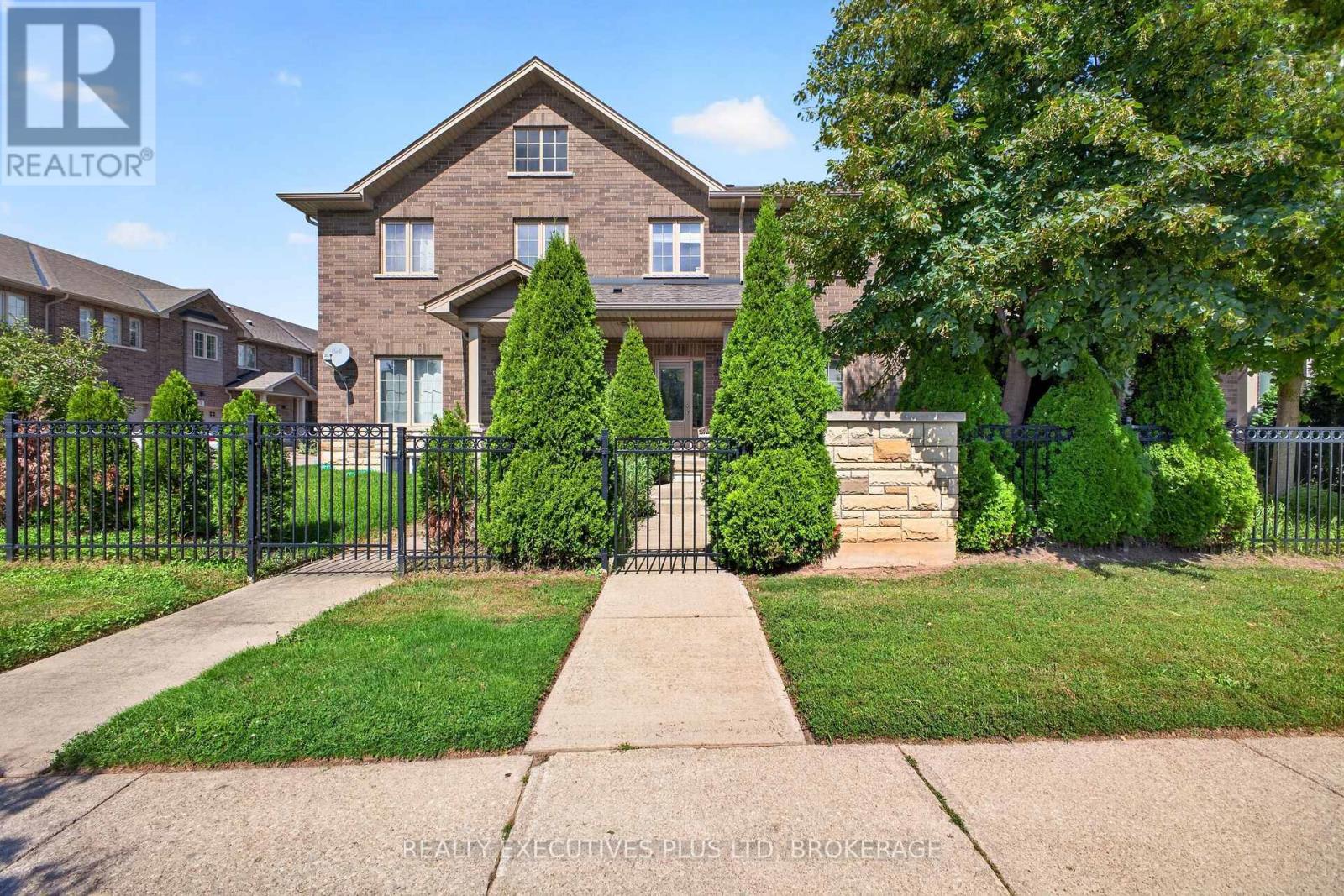 #9 43 KERMAN AVENUE - 24