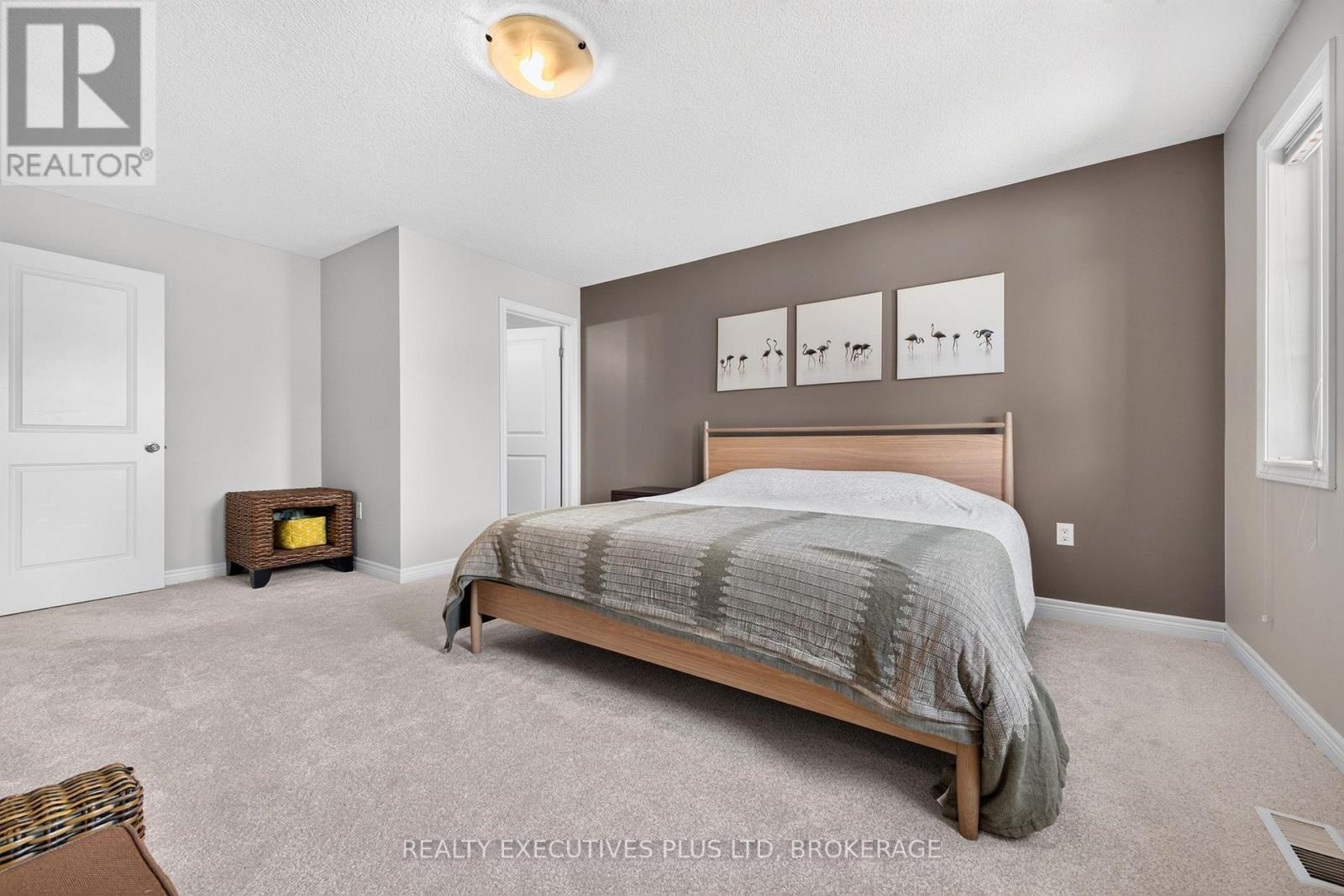 #9 43 KERMAN AVENUE - Image 28