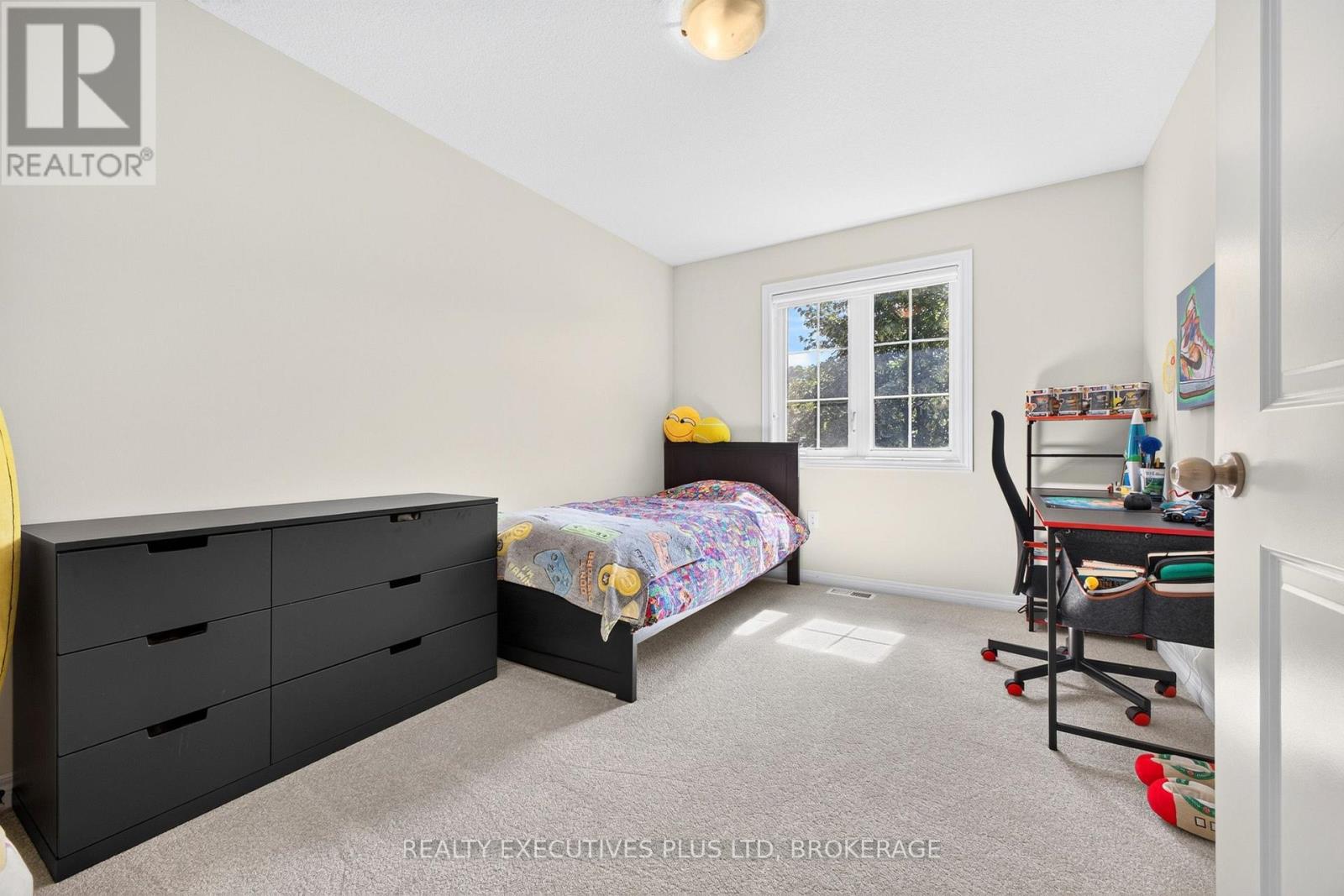 #9 43 KERMAN AVENUE - 36