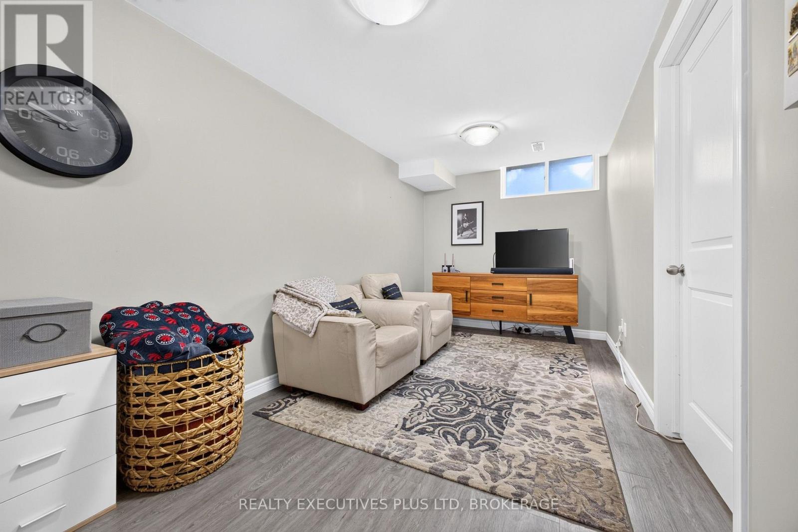 #9 43 KERMAN AVENUE - 45