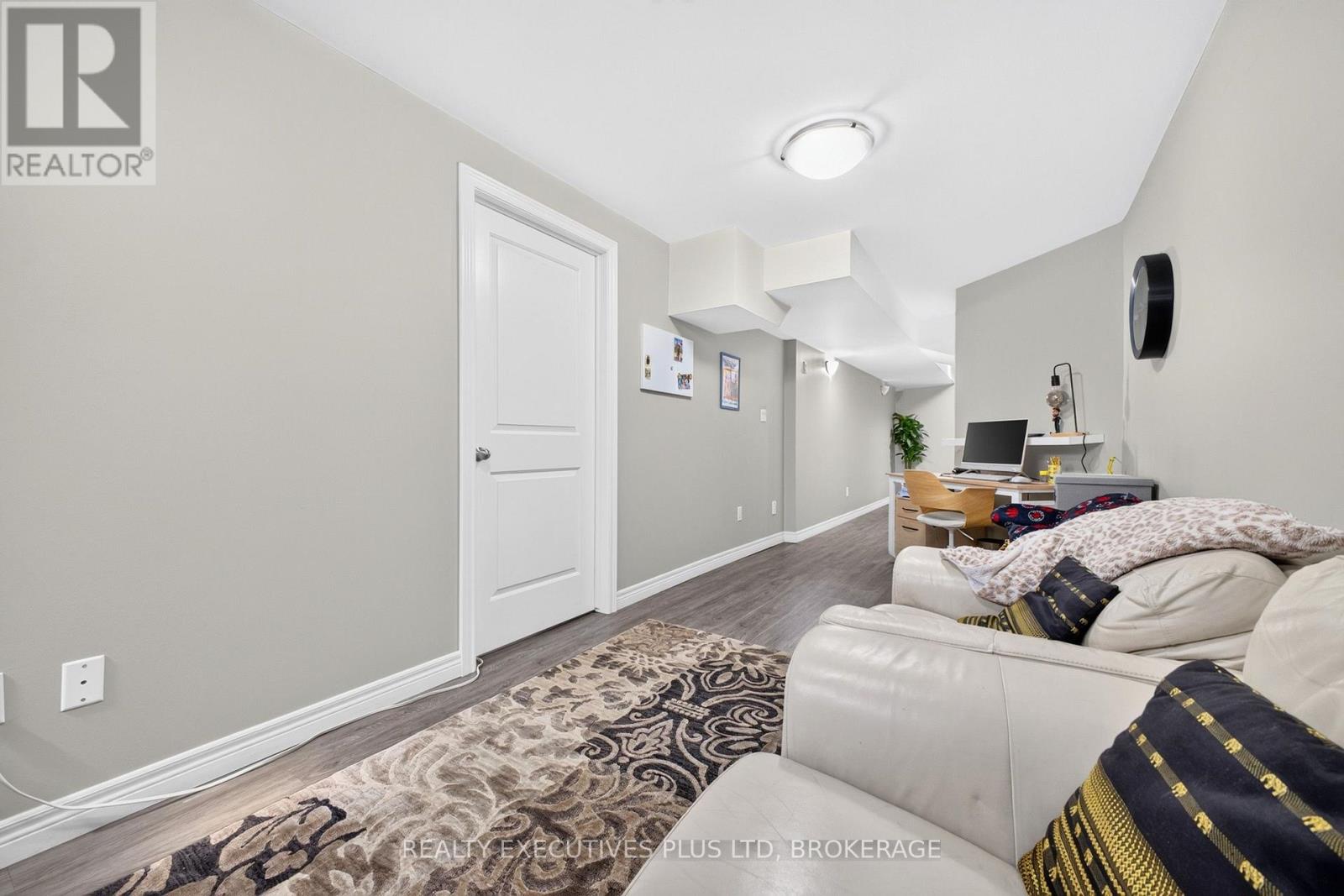 #9 43 KERMAN AVENUE - 46
