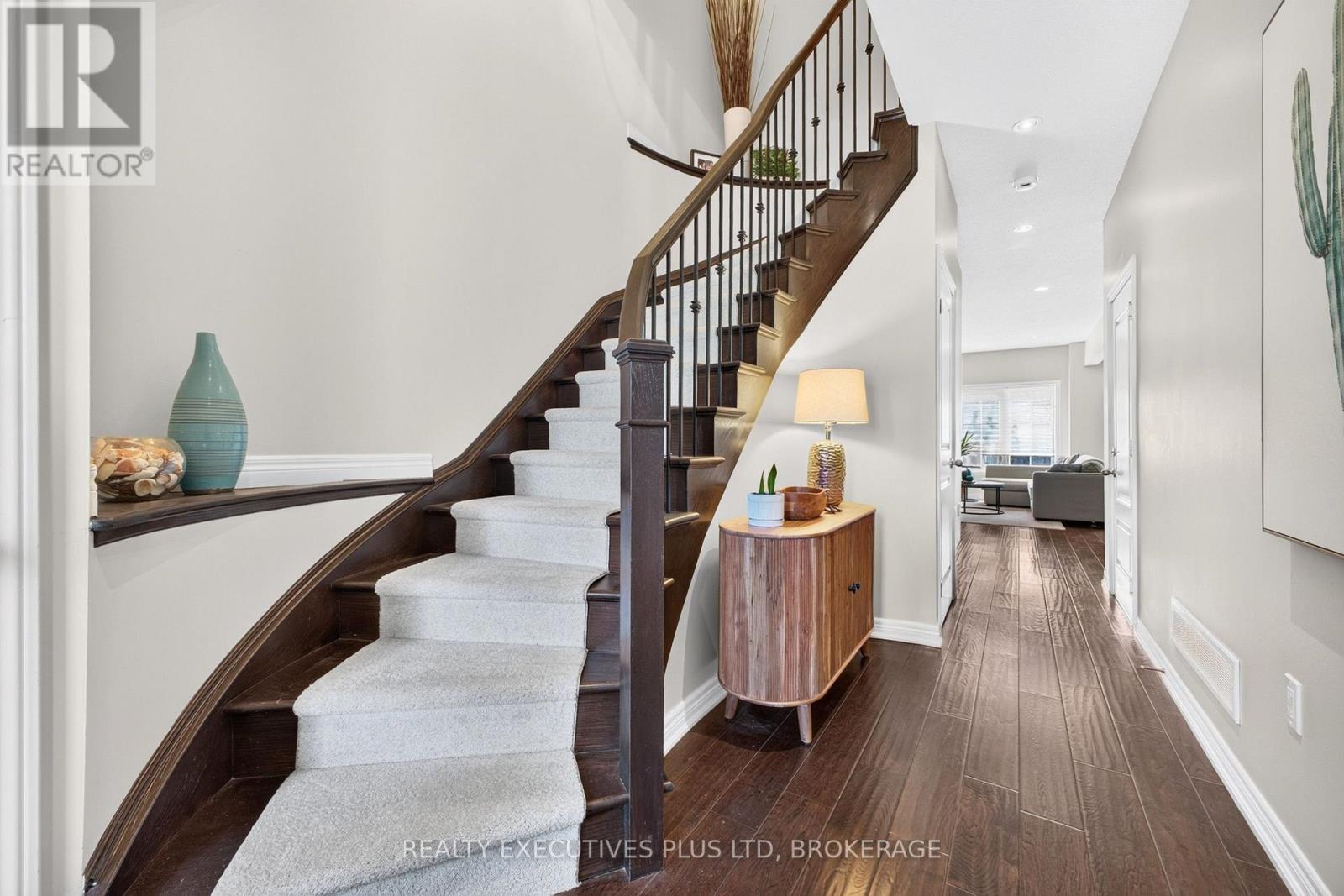 9 - 43 KERMAN AVENUE, Grimsby (Grimsby West) — photo 5