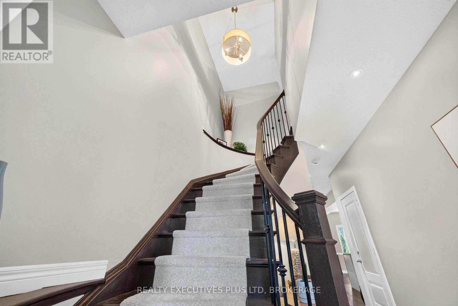 9 - 43 KERMAN AVENUE, Grimsby (Grimsby West) — photo 6