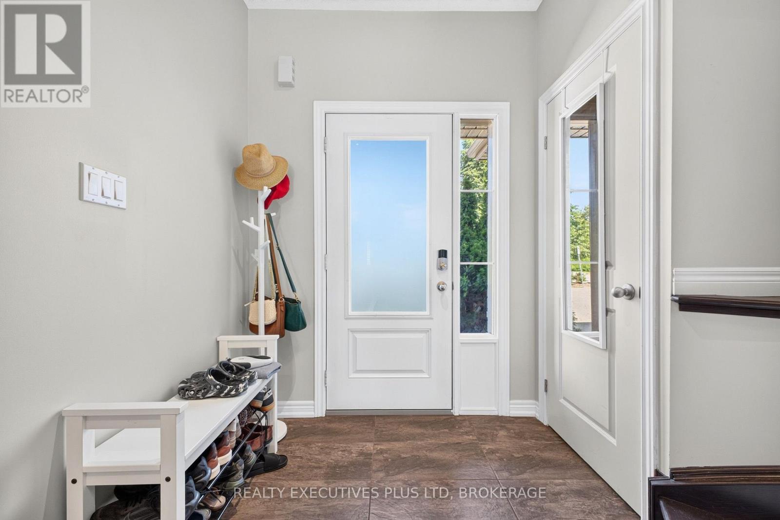 #9 43 KERMAN AVENUE - 7